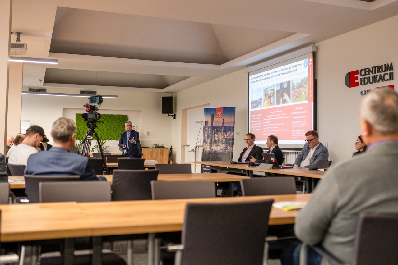 Spotkanie informacyjne w Centrum Edukacji w Płocku na temat postępów w budowie Kompleksu Olefiny III.